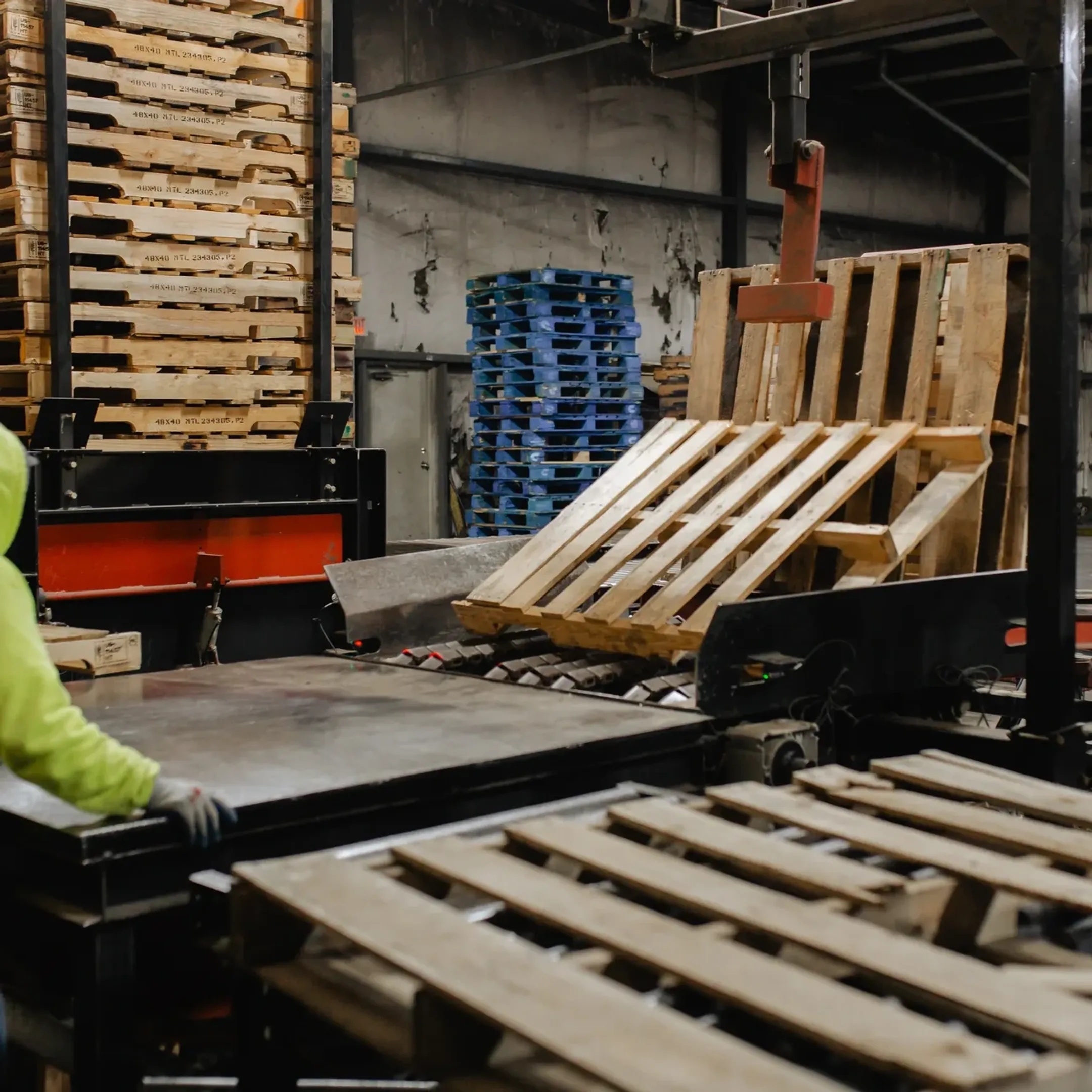 Buy and Sell Used Pallets
