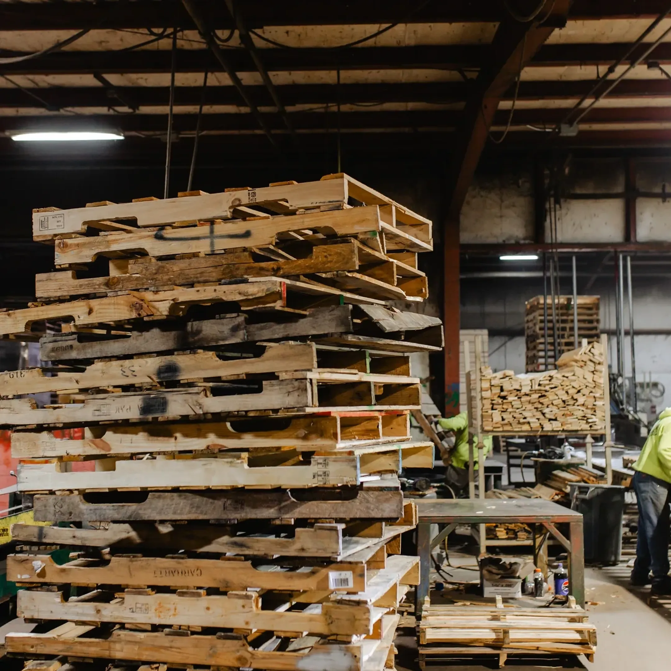 We Buy Used Pallets