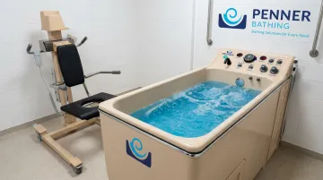 Penner Bathing spa system with hydraulic lift access and automatic disinfection cycle