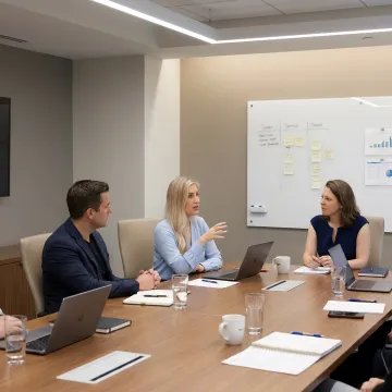 HR advocate advising business leaders