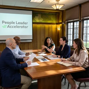 Executive HR leaders in a facilitated peer discussion