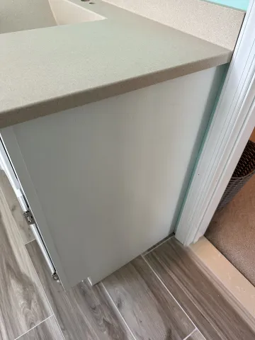 24 Inch Bathroom Vanities & Cabinets
