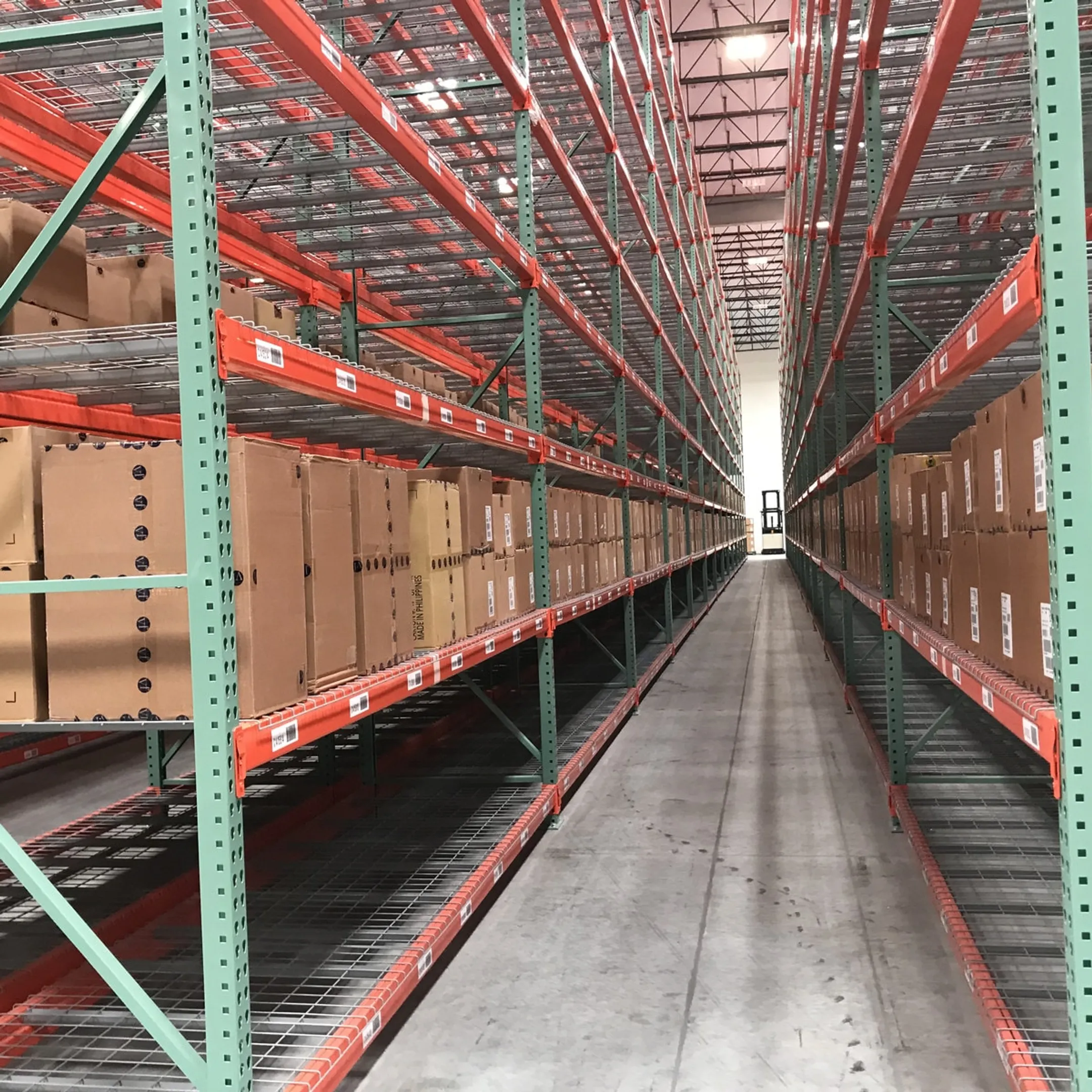 Engineered pallet racking in warehouse