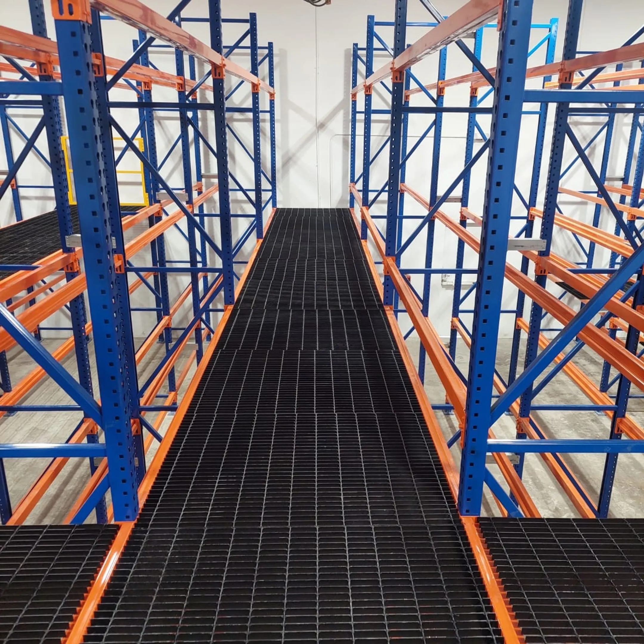 Engineered mezzanine decking in warehouse