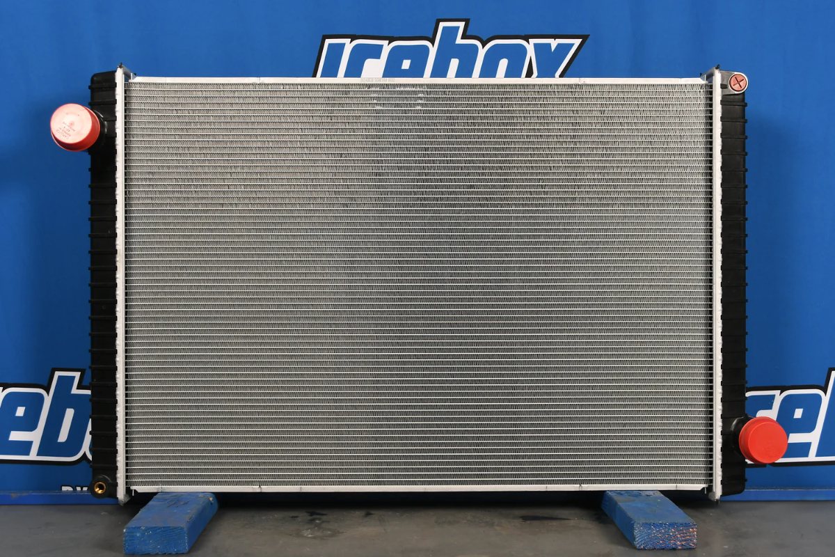 Kenworth T300 Radiator — Replacement Parts