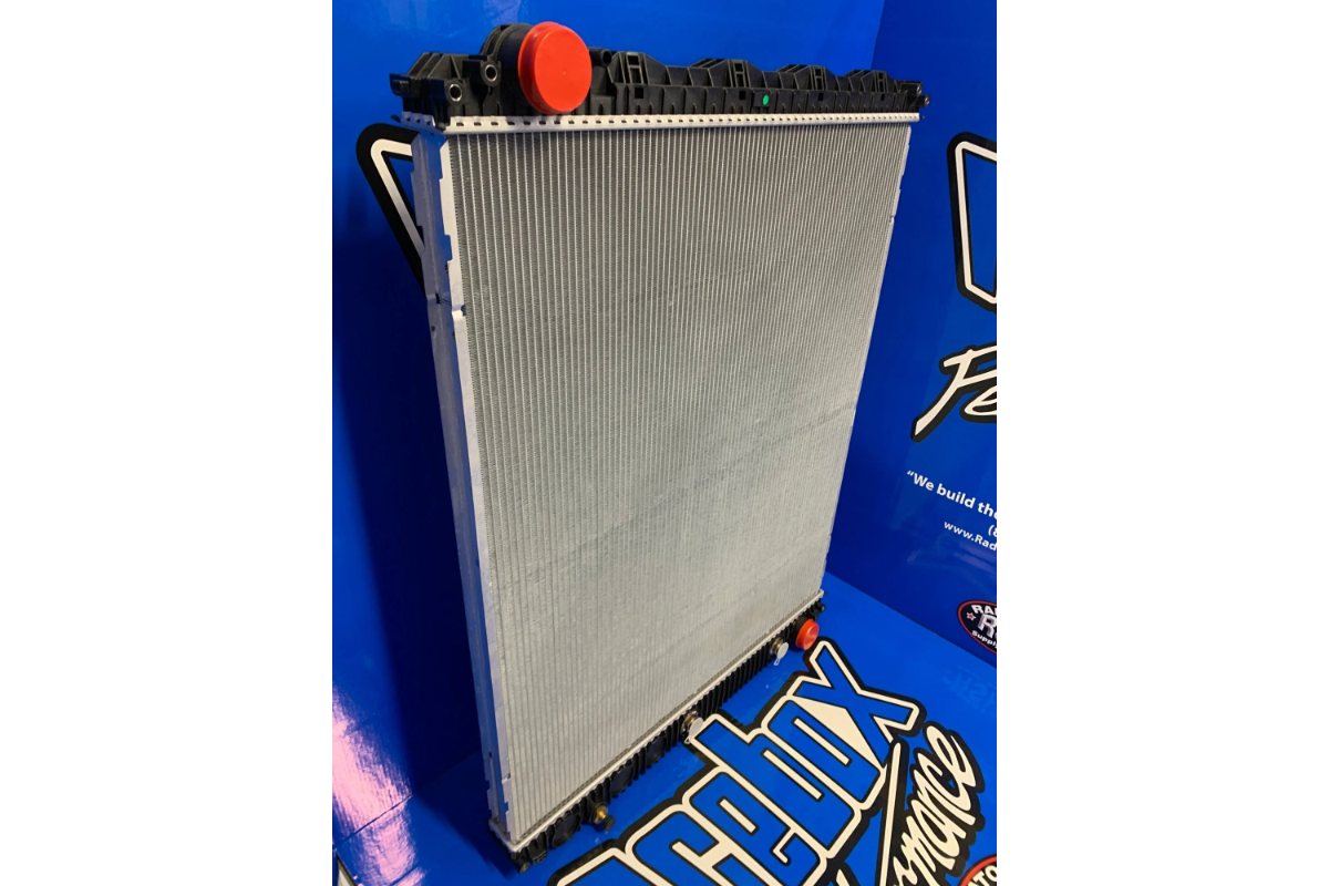 Volvo VNL Radiator Replacement Parts