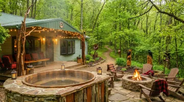 Raven's Retreat Hocking Hills lodge exterior with private nature preserve surroundings
