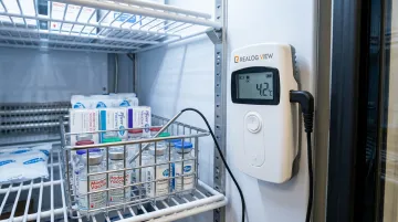 Realog View digital data logger monitoring vaccine refrigerator temperature readings