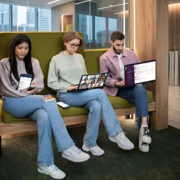 Houston business professionals using unified communications cloud platform