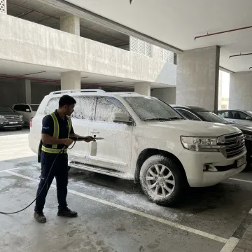 Toyota Land Cruiser mobile car wash in Dubai