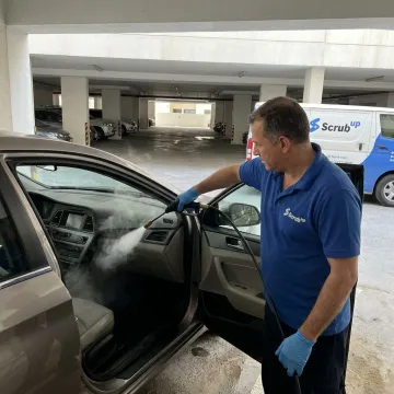 Mobile steam car cleaning in Dubai