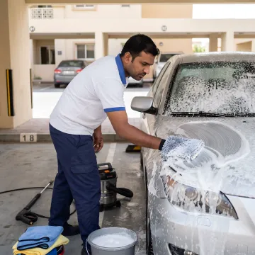 Mobile car wash service in Dubai