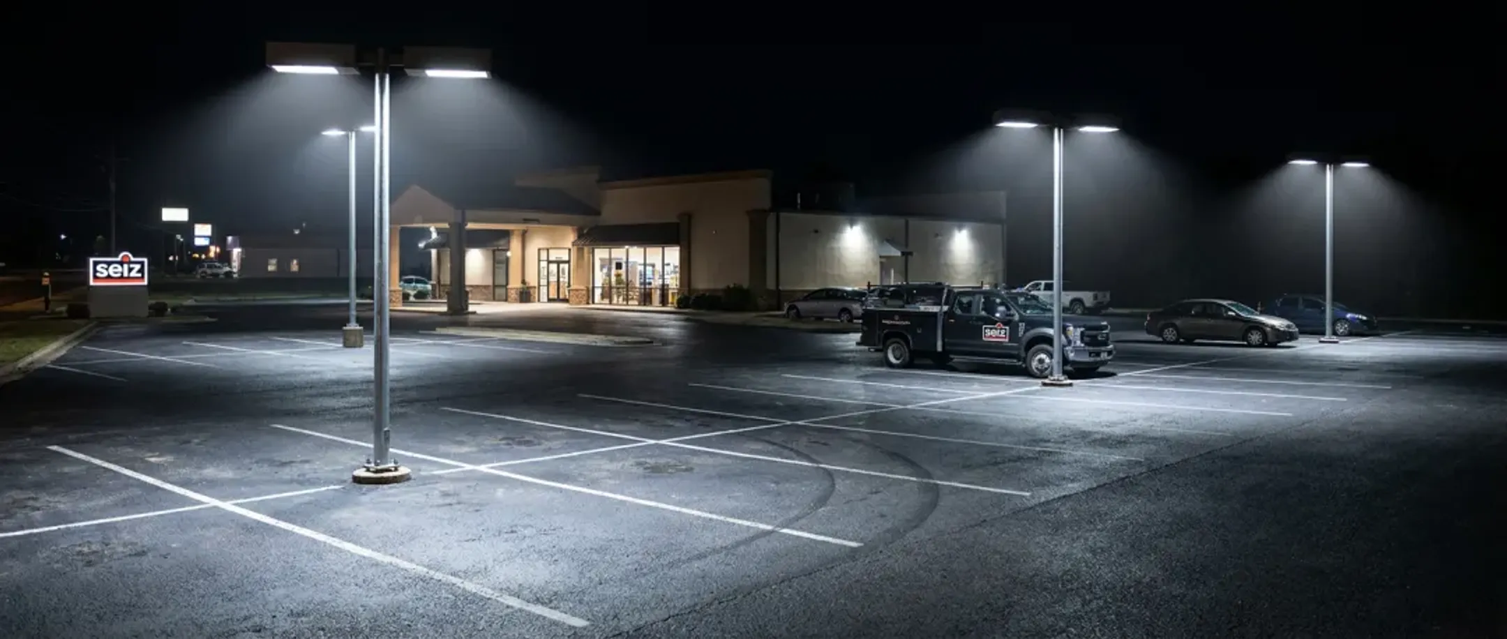 Hotel Restaurant Parking Lot