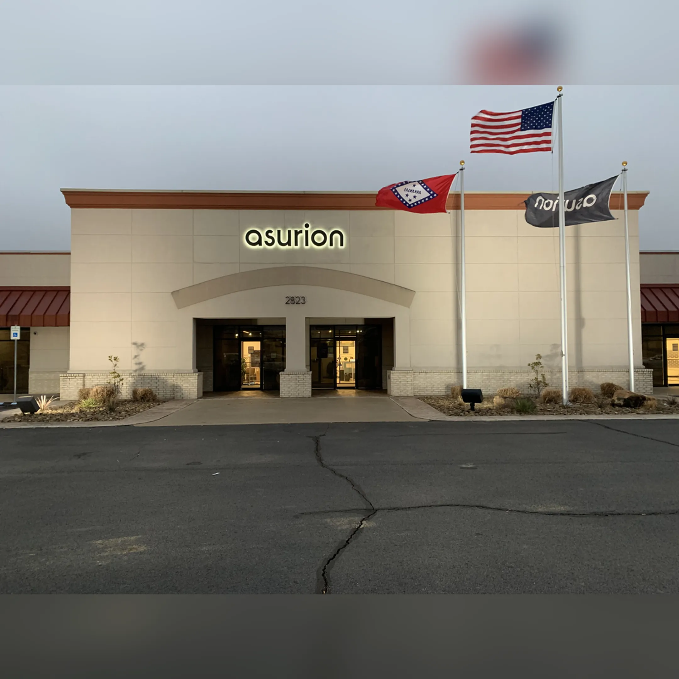 Custom storefront sign installation in Jonesboro, AR