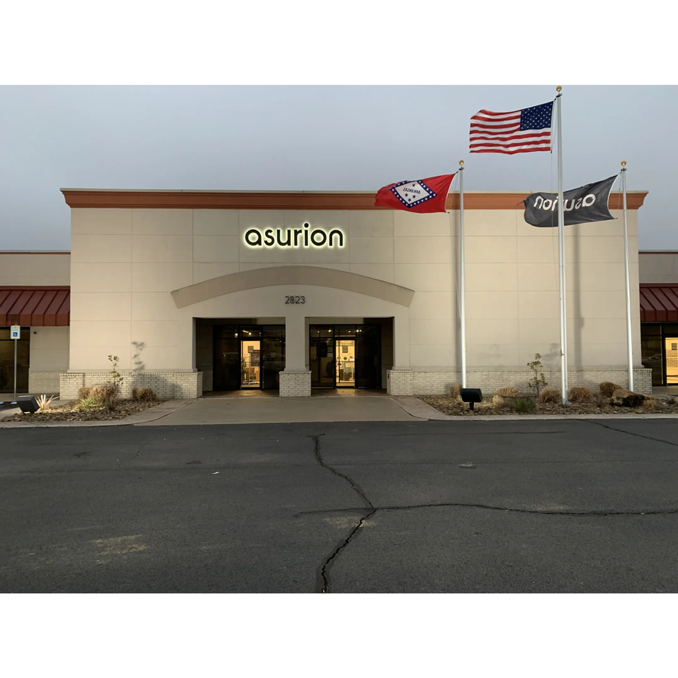 Custom storefront sign installation in Jonesboro, AR