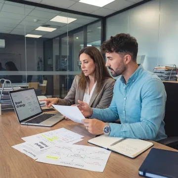 Communications consultant advising a founder