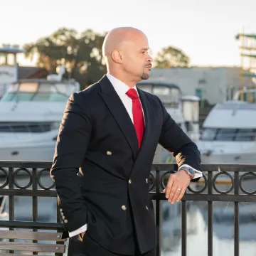 Business coach guiding a 120-day growth planning session
