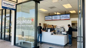 ShipMate Plus Vista CA storefront offering Live Scan fingerprinting and multi-services
