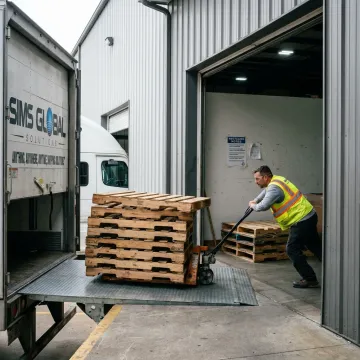 Free Pallet Pickup & Recycling Service