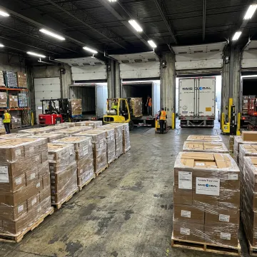 Freight Shipping to Canada — International LTL Services