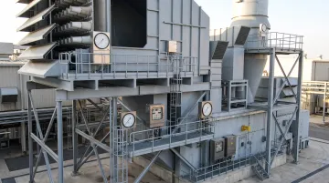 Industrial gas turbine inlet filter system with differential pressure monitoring instrumentation
