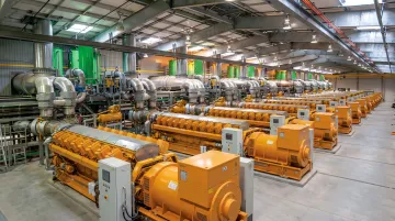 Reciprocating engine power generation facility with modular engine units and control systems