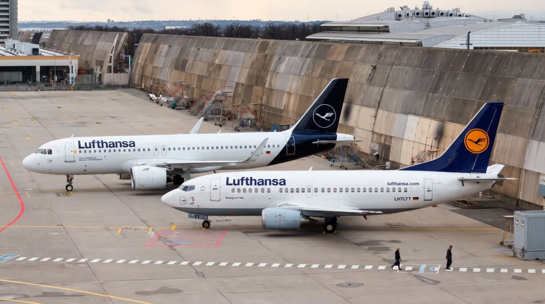 Commercial aircraft fleet showing Boeing and Airbus airliners powered by two-spool turbofan engines
