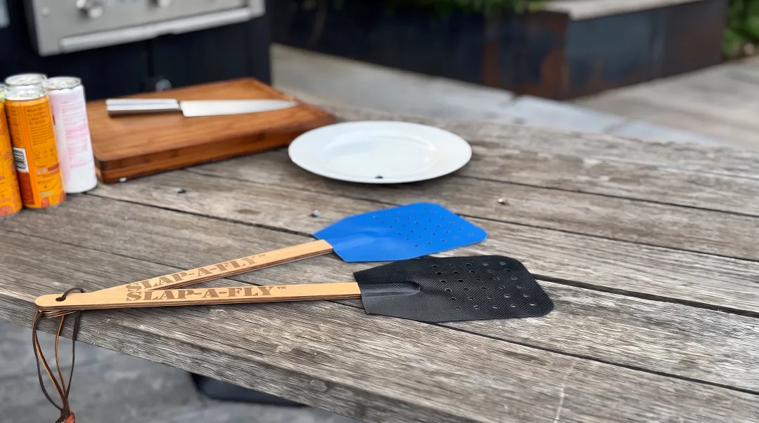 Slap-a-Fly XL manual swatter with extended handle and mesh head
