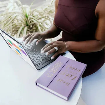 Social media specialist planning content calendar