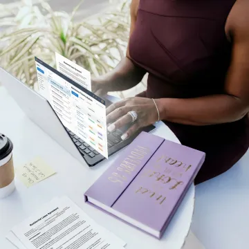 Remote assistant coordinating property management tasks