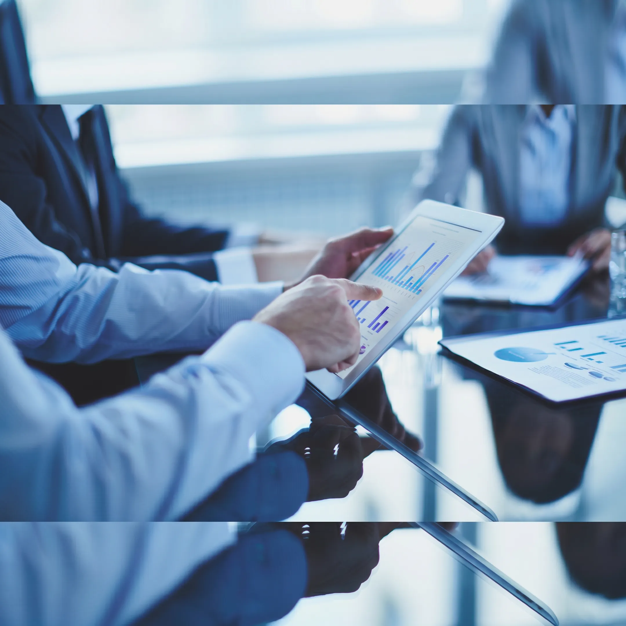 IT staffing advisor reviewing a technology workforce plan with business leaders