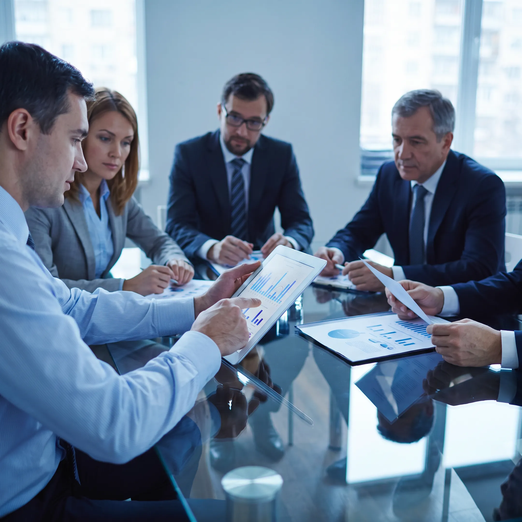 Fractional CFO presenting financial strategy to company leadership