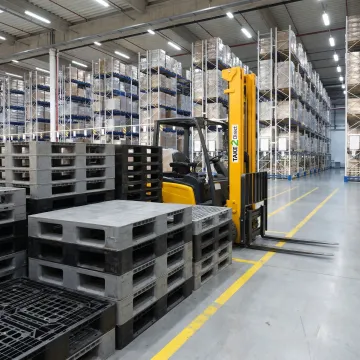 Custom Plastic Pallets — Manufacturing & Solutions