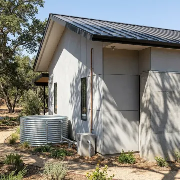 Fire sprinkler system design for a resilient home