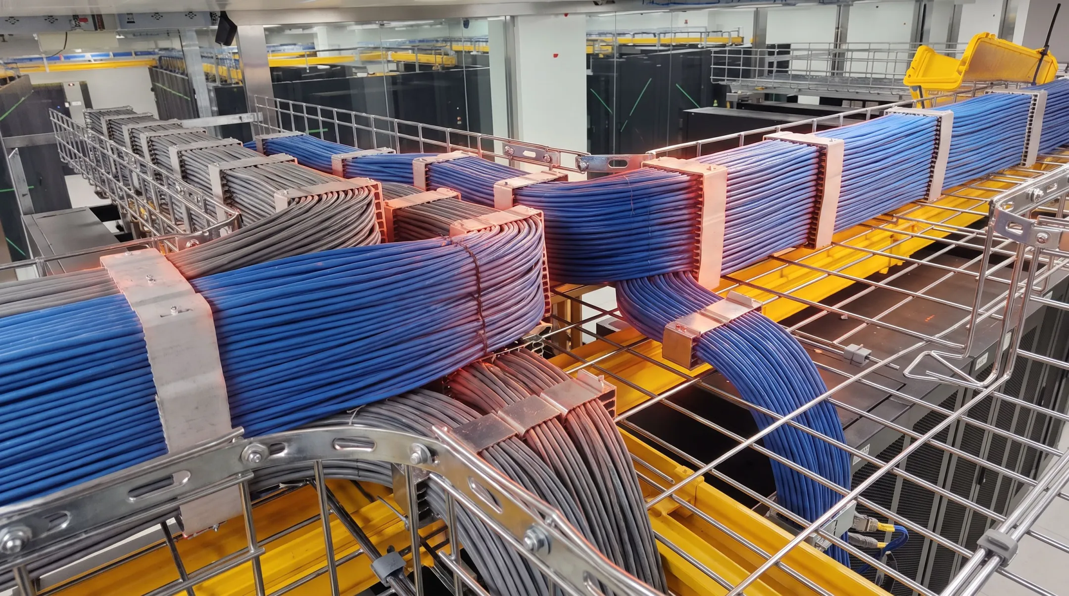 Bundled Ethernet cable runs in server rack causing heat buildup