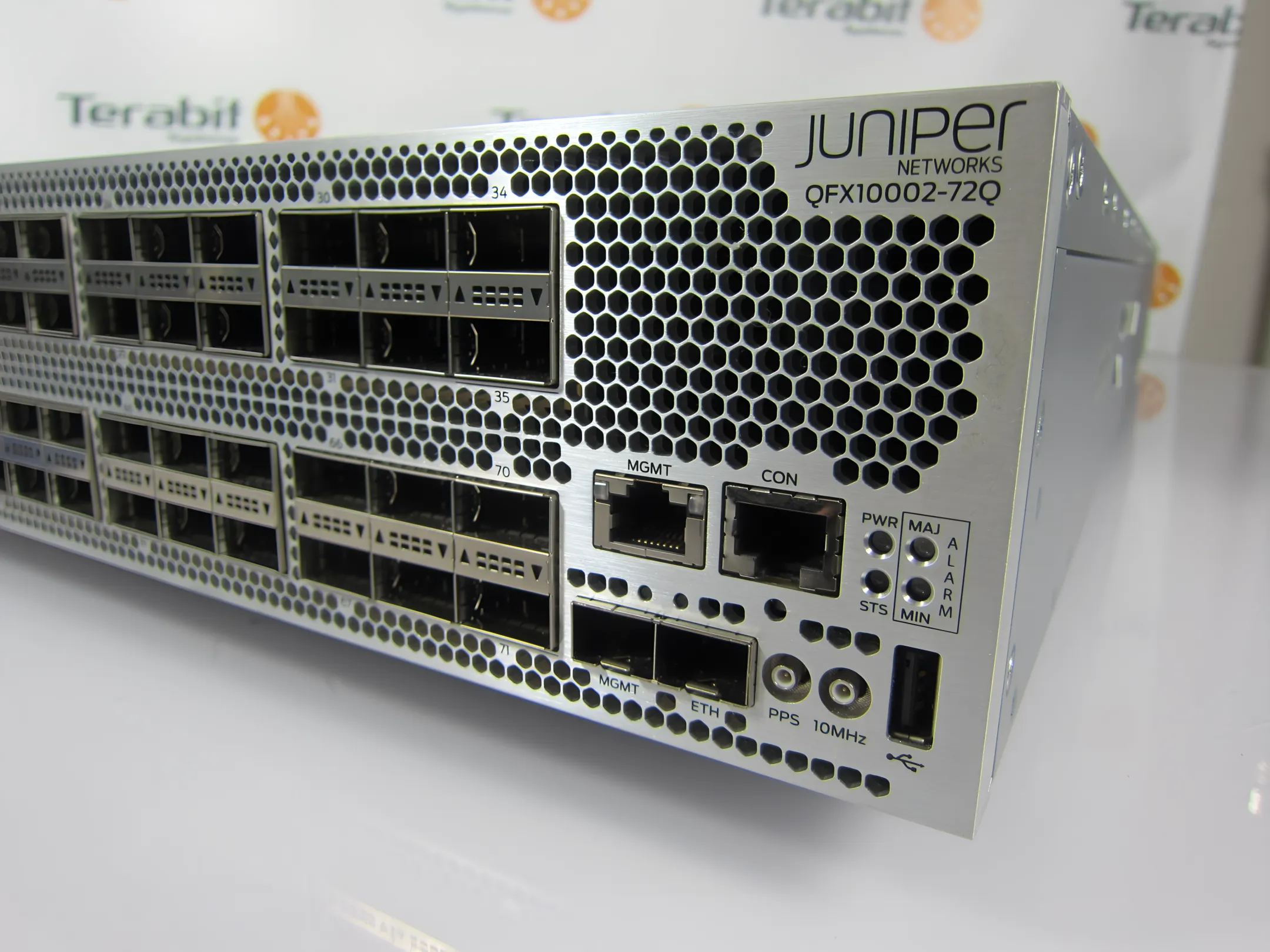 QFX10008 Modular Ethernet Switches