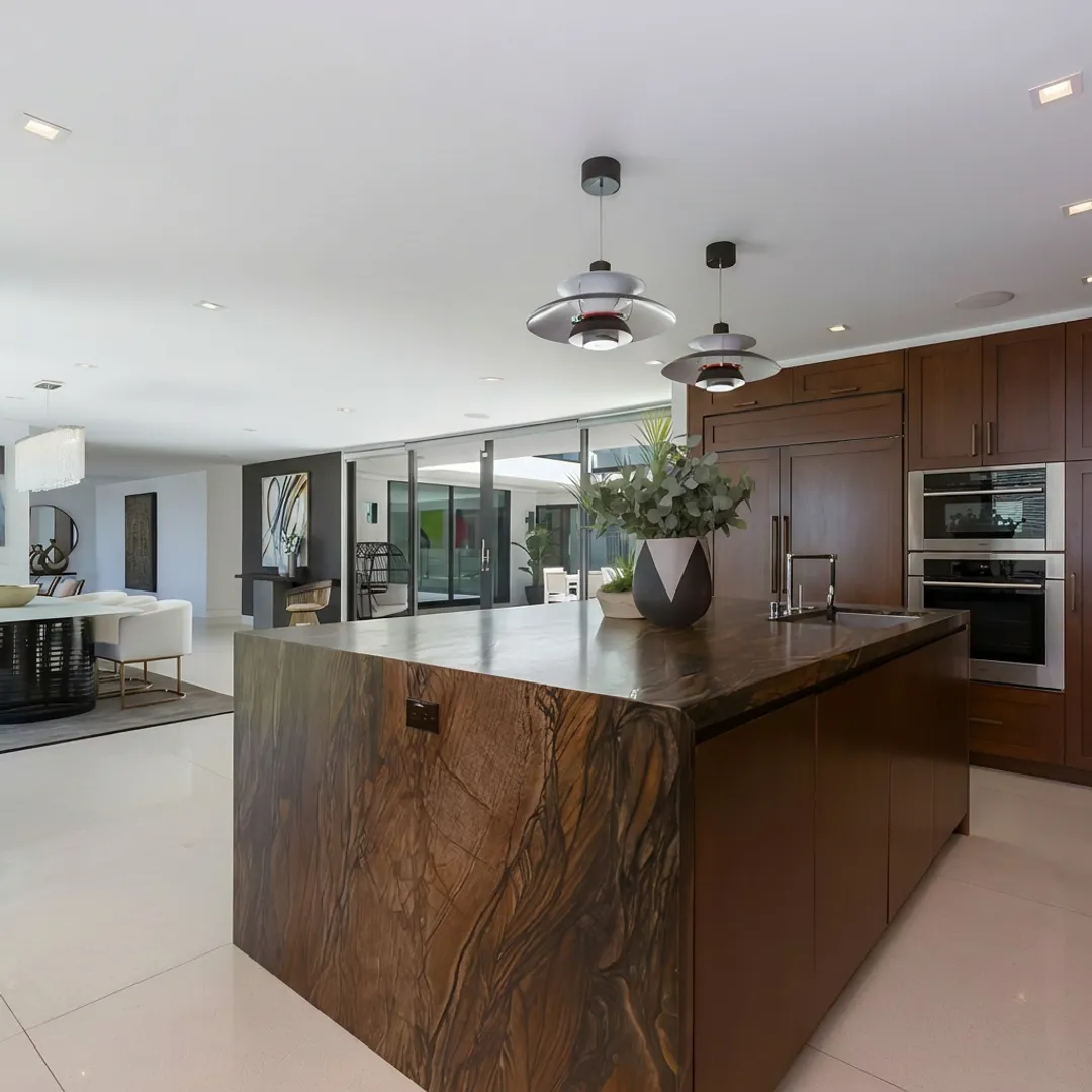 Luxury Kitchen Design & Custom Cabinets in Brentwood