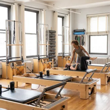 Pilates reformer and mat class in a boutique studio