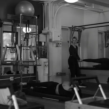Pilates reformer and mat class in a boutique studio