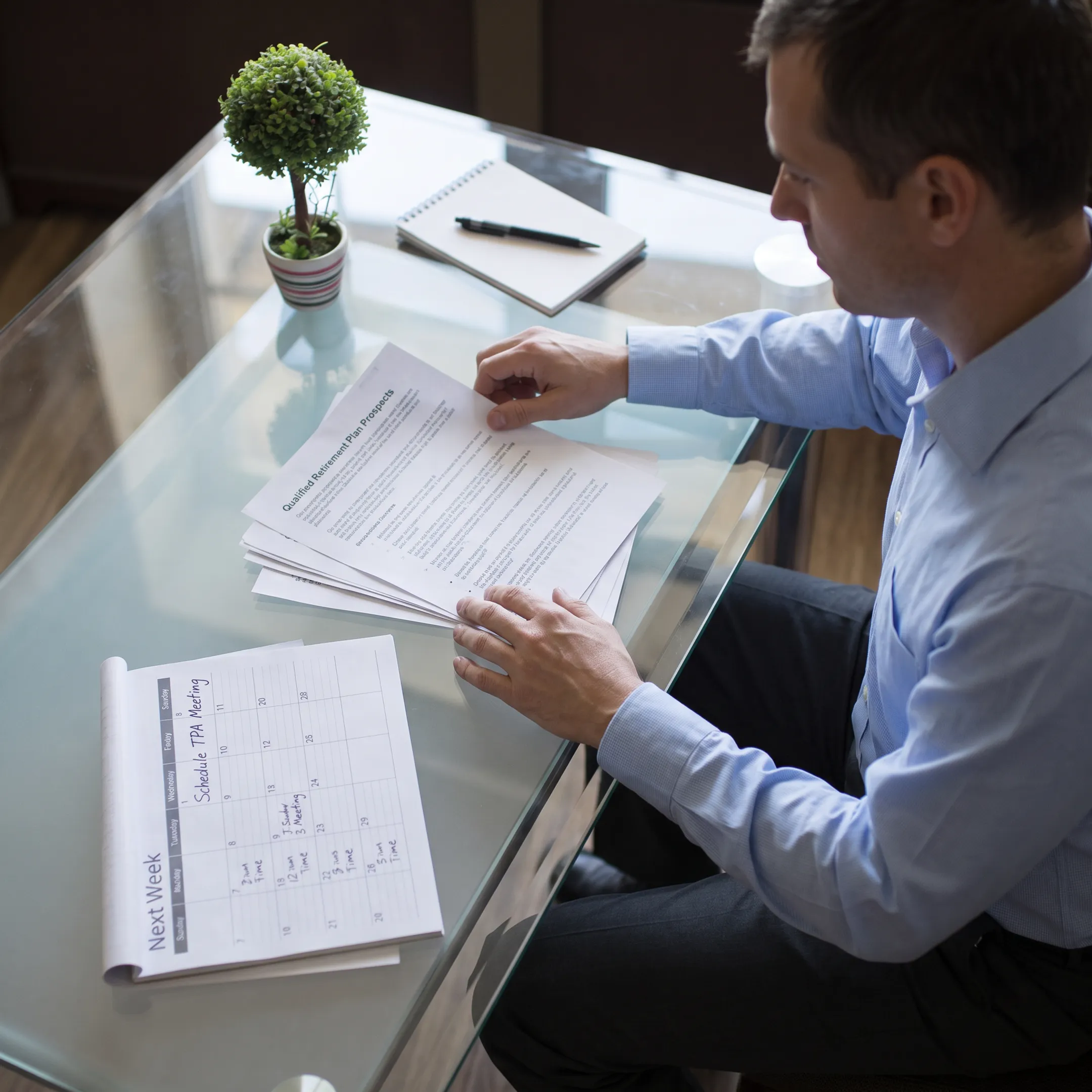Marketing specialist qualifying a retirement plan prospect for a TPA appointment