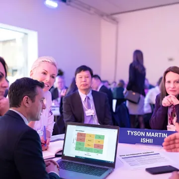 Acting CISO advising executives on cybersecurity risk