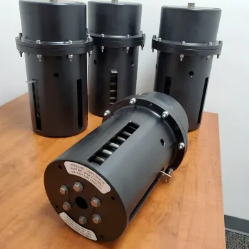 Oil compensator with rolling diaphragm assembly for subsea pressure control