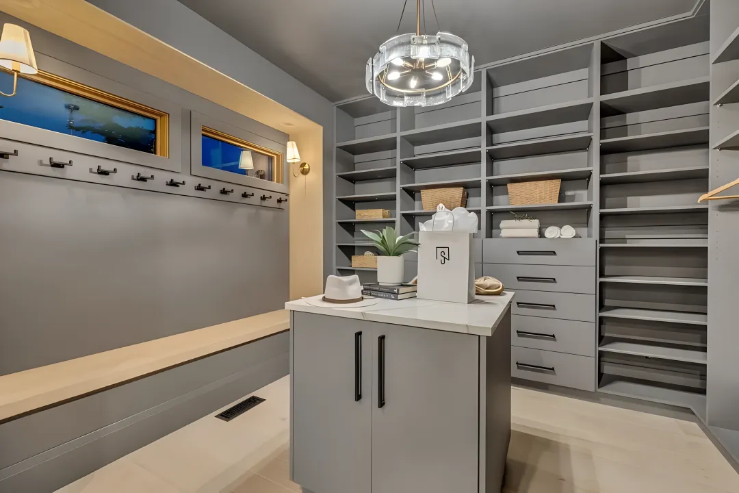 Entryway, Mudroom & Laundry