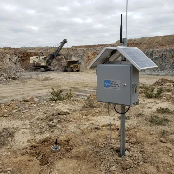 Mining vibration monitoring equipment in the field