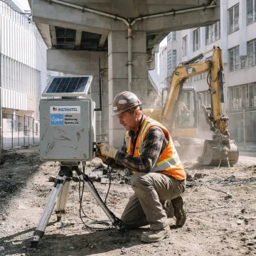 Remote vibration monitoring equipment at a construction site