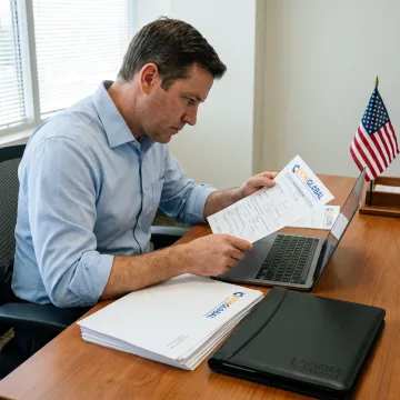 Business owner completing online U.S. company incorporation