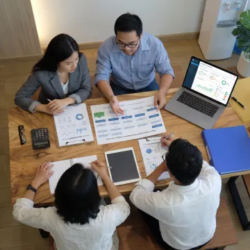 Consultant guiding company registration process