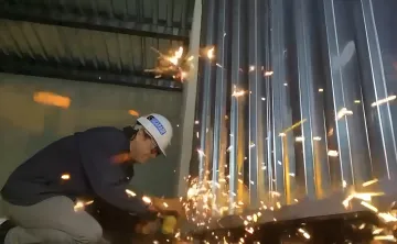 Premium white vinyl fence with modern design in residential setting