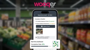 Wooqer mobile WorkApp displaying compliance audit checklist and GPS field tracking