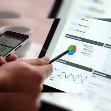 Google Ads manager analyzing lead conversion data
